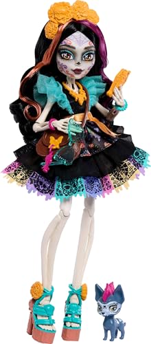 Monster High-Puppe Skelita Calaveras in farbenfrohem Papel-Picado-Kleid mit Hündchen Candelita und 7 Zubehörteilen wie Zeichenblock, Snack und Umhängetasche, JHK34