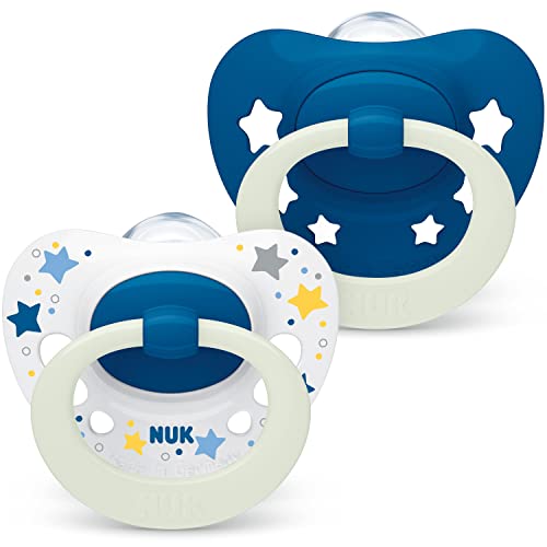 NUK Signature Night Babyschnuller | 18-36 Monate | Beruhigt 95 % der Babys | BPA-freie Silikonschnuller in Herzform | Leuchtet im Dunkeln | Mit Etui | Blaue Sterne | 2 Stück