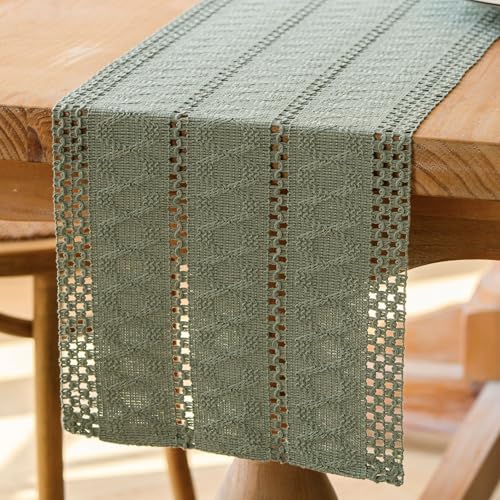 Jayusaror Tischläufer Grün Salbeigrün Boho Makramee Modern Frühling Bauernhaus Tischdecke Schmal Landhausstil Rustikaler Tisch Läufer Baumwolle Leinen Table Runner für Hochzeit Party Deko 30x180 cm
