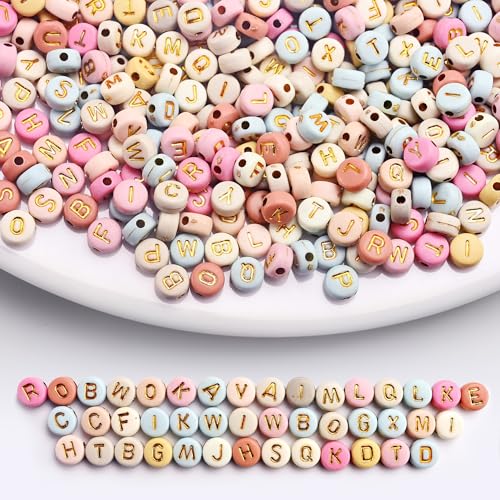 Iudsu 1000 Stück Perlen mit Buchstaben Set, 7mm Bunte A-Z Acrylperlen Buchstabenperlen, mit 600cm Unsichtbare Nylonschnur für Erstellen DIY von Armbändern Schlüsselanhängern Namensketten Handwerk