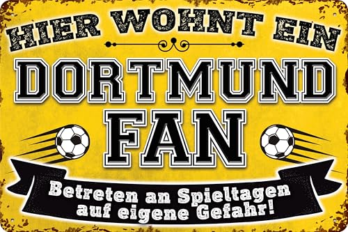 14x20 cm Blechschild für Fußball Fans, hier wohnt ein Dortmund Fan – Wandschild, Türschild, Torschild, lustiger Fussball Spruch, Fanartikel