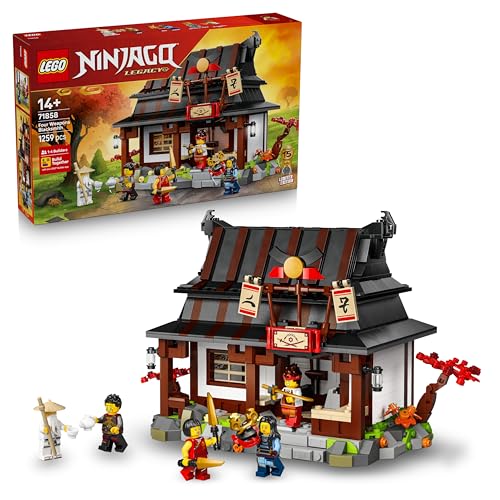 LEGO NINJAGO 15-jähriges Jubiläum der Vier-Waffen-Schmiede - Ninja Haus Spielzeug mit sammelbarer Minifigur und Sammelkarten - Nostalgisches Geschenk für Jungen ab 14 Jahren und erwachsene Fans- 71858