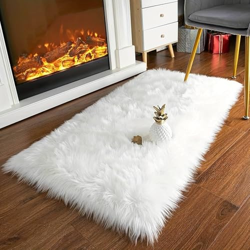 Faux Lammfell Schaffell Teppich 60 x 90 cm, Lammfellimitat Teppich Flauschiger Weicher Fell Teppiche Longhair Fell Lammfellimitat Carpet für Stühle Sofa Schlafzimmer Kinderzimmer (Weiß, Rechteckig)