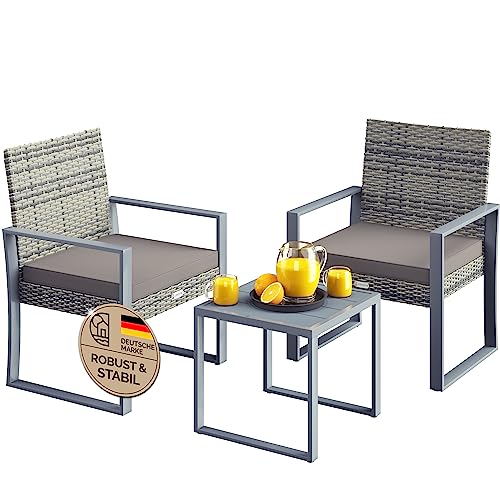Casaria® Balkonmöbel Set WPC Tisch 160kg Belastbarkeit Polyrattan 2 Stühle Auflagen höhenverstellbare Füße Outdoor Wetterfest Garten Balkon Möbel Lounge Grau