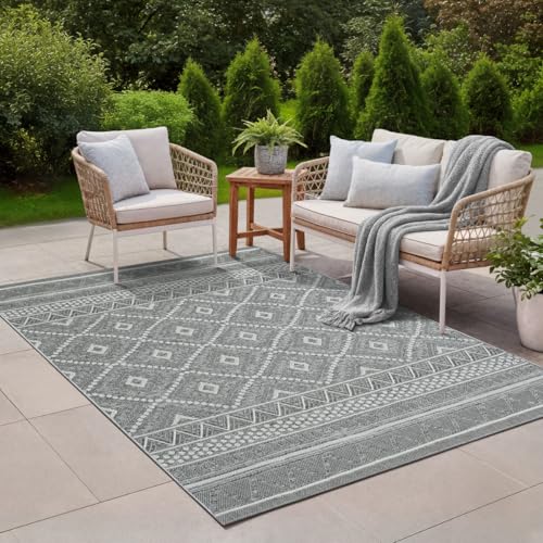 the carpet Calgary - Outdoor Teppich Wetterfest für Balkon & Terrasse, Robuster Flachgewebe Teppich für Garten, Pflegeleicht In- & Outdoor, Boho Vintage Design, Grau-Raute, 240 x 340 cm