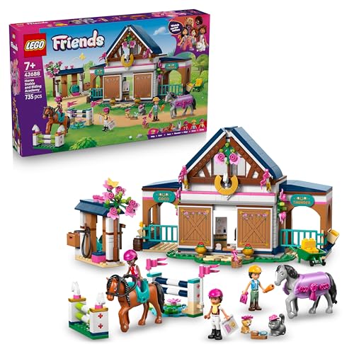 LEGO Friends Pferdestall und Reitschule - Lern-Spielset mit 3 Mini Puppen, 2 Pferdefiguren, einem Hundewelpen & Pflegezubehör - Geburtstagsgeschenk für Mädchen ab 7 Jahren - 42688