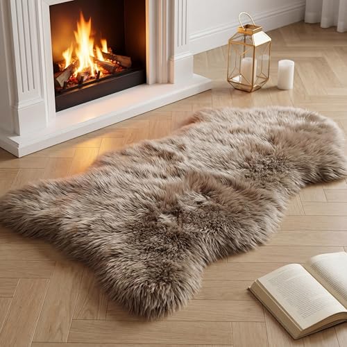 JXLOULAN Faux Lammfell Schaffell Fell Teppich Grau Braun 60x90 cm, Flauschiger Teppich Wohnzimmer Deko Longhair Weicher für Stühle Sofa Schlafzimmer Kinderzimmer
