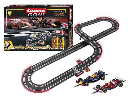 Carrera GO Champions Racing – Formel-1-Rennbahn Set mit Red Bull RB21 M. Verstappen No.1 und Ferrari SF-25 L. Hamilton No.44 – Slotcar Rennbahn 1:43 mit Turbo-Handreglern und 4,3 m Strecke