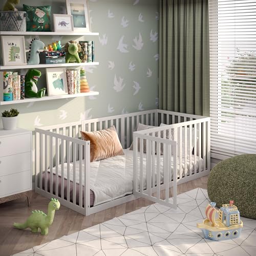 CADANI Teso Kinderbett 90x200 cm Montessori Bodenbett mit Tür & Rausfallschutz, 6 Aufbauvarianten, Massivholz Kiefer weiß, als Laufstall nutzbar, inkl. Lattenrost