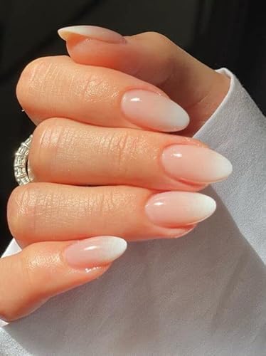 MouYou Press on Nails Kurz,Almond Nude Gradient White Fake Nails Full Cover Kunstnägel mit Nagelkleber,Mandel Babyboomer Farbverlauf Weiß Acryl Künstliche Fingernägel für Frauen & Mädchen