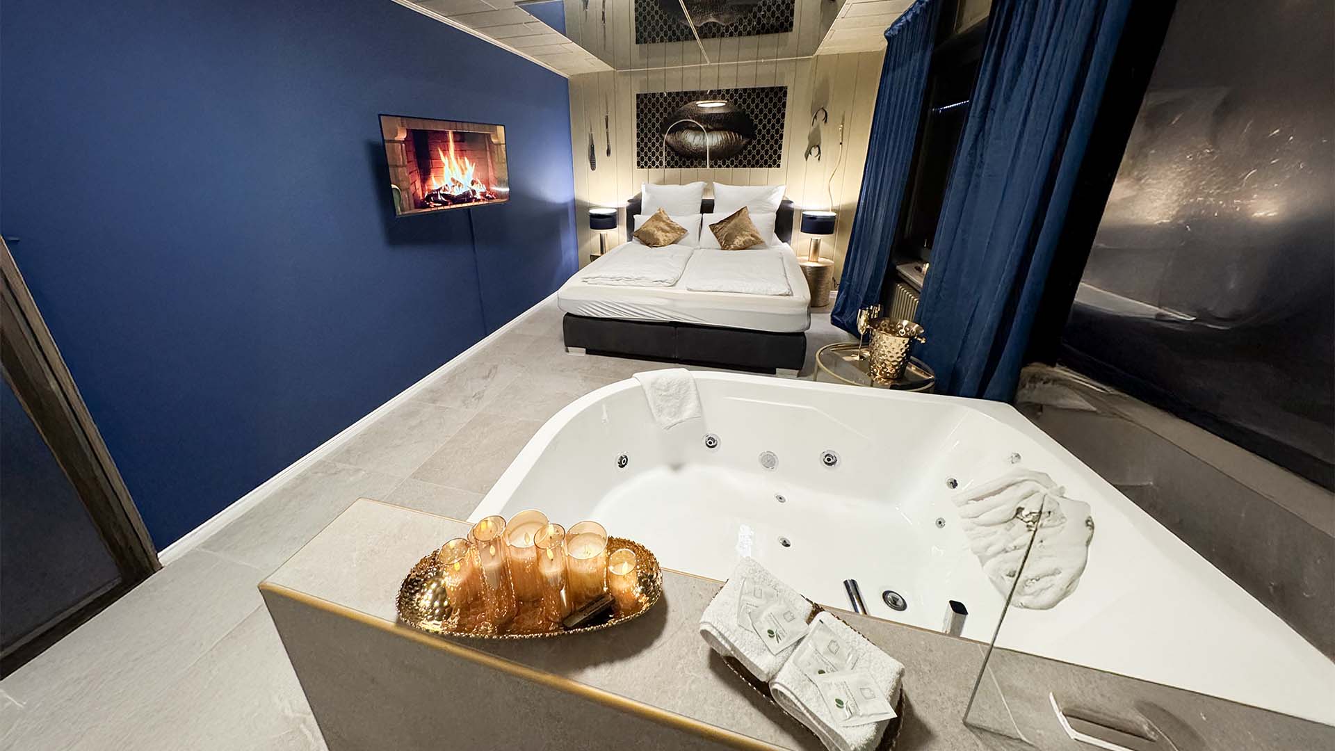 Außergewöhnlich Übernachten im Erotik-Apartment Goldene Versuchung Vlotho für 2 (1 Nacht)