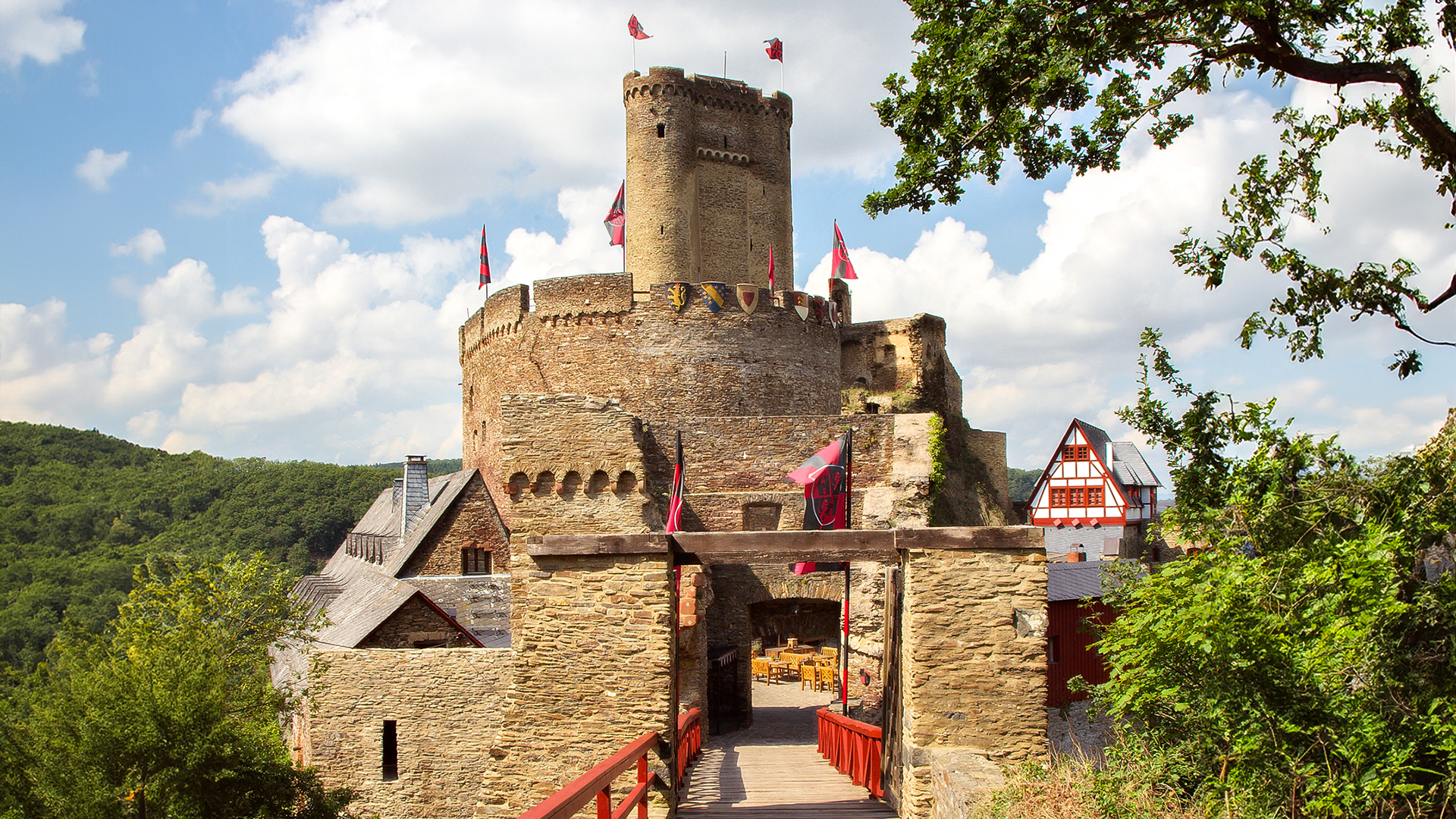 Mittelalter-Krimi & Dinner auf der Burg bei Koblenz