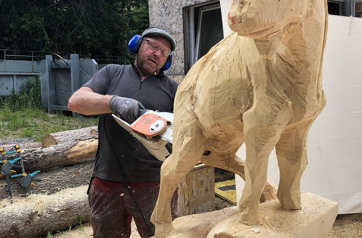 Schnitzen mit der Motorsäge Samnaun/Compatsch