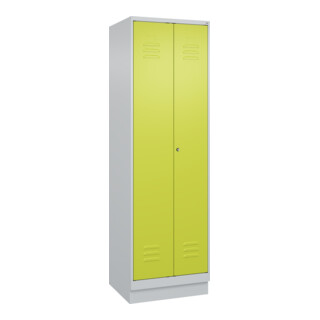 C+P Schwarz-Weiß-Spind Classic PLUS, Sockel, 2 Abteile, 1950x600x500mm, 7035/002 Front 1108060 RDS Viridingrün Verschluss Zylinderschloss