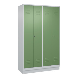 C+P Schwarz-Weiß-Spind Classic PLUS, Sockel, 4 Abteile, 1950x1200x500mm, 7035/60 Front RAL 6011 Resedagrün Verschluss Zylinderschloss