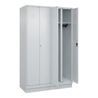 C+P Schwarz-Weiß-Spind Classic PLUS, Sockel, 4 Abteile, 1950x1200x500mm, 7035/70 Front RAL 7035 Lichtgrau Verschluss Zylinderschloss