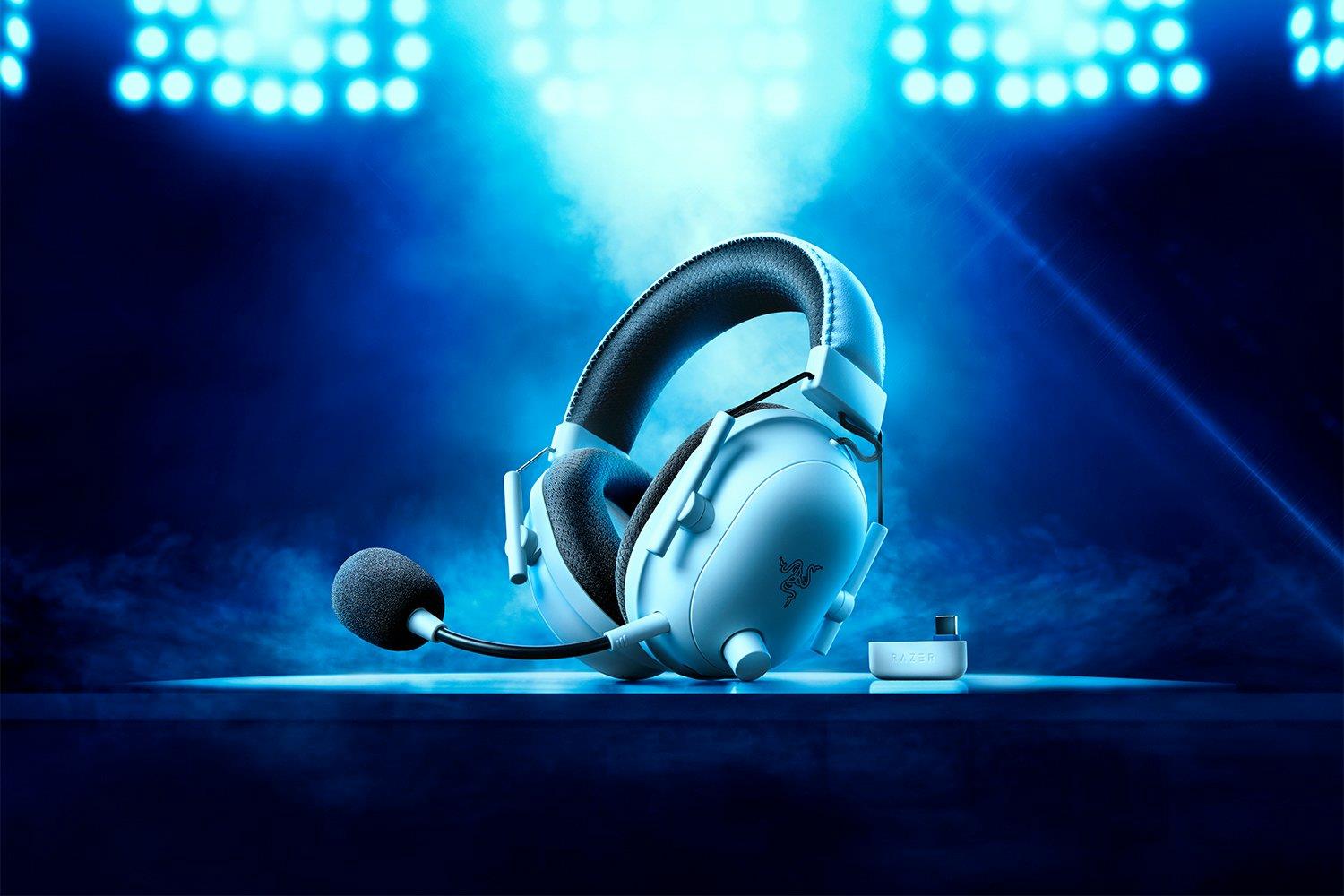 Razer BlackShark V2 PRO - Für PlayStation - Headset - ohrumschließend - Bluetooth / 2,4 GHz Funkfrequenz - kabellos - weiß (RZ04-04530600-R3G1)