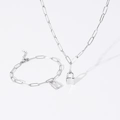 Schmuckset aus Edelstahl mit Schloss