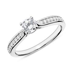 Verlobungsring aus Sterlingsilber mit Zirkonia