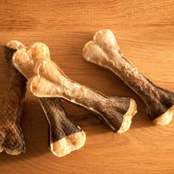 alsa-nature Lachshaut-Kauknochen Kauartikel, 2 x 2 Stück, Länge: ca. 9 cm, Hundefutter