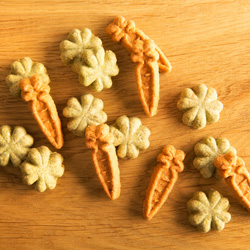 alsa-nature Gemüse-Snack, 500 g, Durchmesser: Kleeblatt ca. 2 cm, Hundefutter