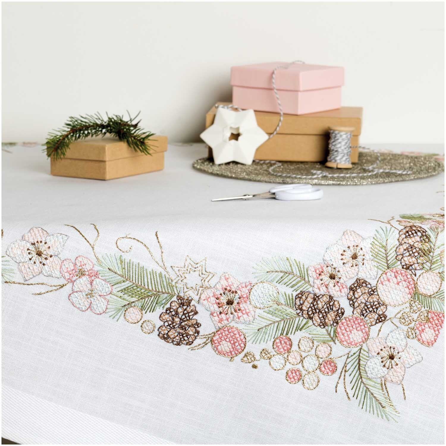 Stickpackung Tischdecke Christrosen 90x90cm