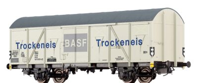 BRAWA 67811 N Gedeckter Güterwagen Gbs-uv 253 „BASF Trocken Eis”, DB, Ep. IV
