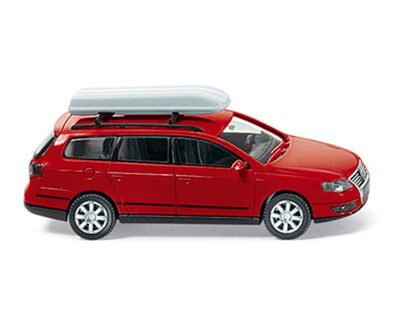 WIKING 006503 1:87 VW Passat Variant mit Dachbox rot