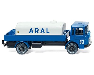 WIKING 080899 1:87 Lkw mit Öltank (MAN) 'ARAL'