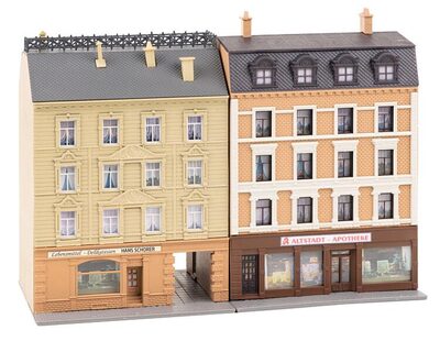 FALLER 232384 N Stadthäuser mit Apotheke und Delikatessenhandel, Ep. II