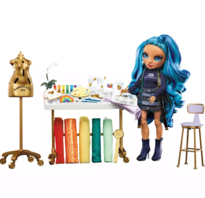 MGA 587514 Rainbow High Dream & Design Fashion Studio Playset + Skyler Doll