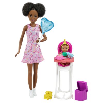 MATTEL GRP41 Barbie Skipper Babysitter Puppe Geburtstags-Spielset mit Baby-Puppe