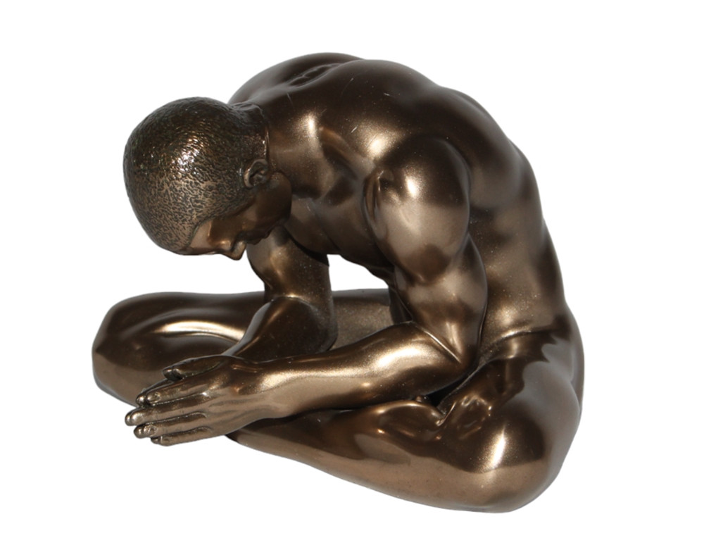 Deko Figur Body Talk Kollektion Nackter Mann Schneidersitz H 8 cm Bodybuilder Hände betent Skulptur