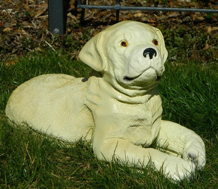 Dekorationsfigur Hund Labrador Retriever Welpe H 21 cm Dekofigur aus Kunstharz