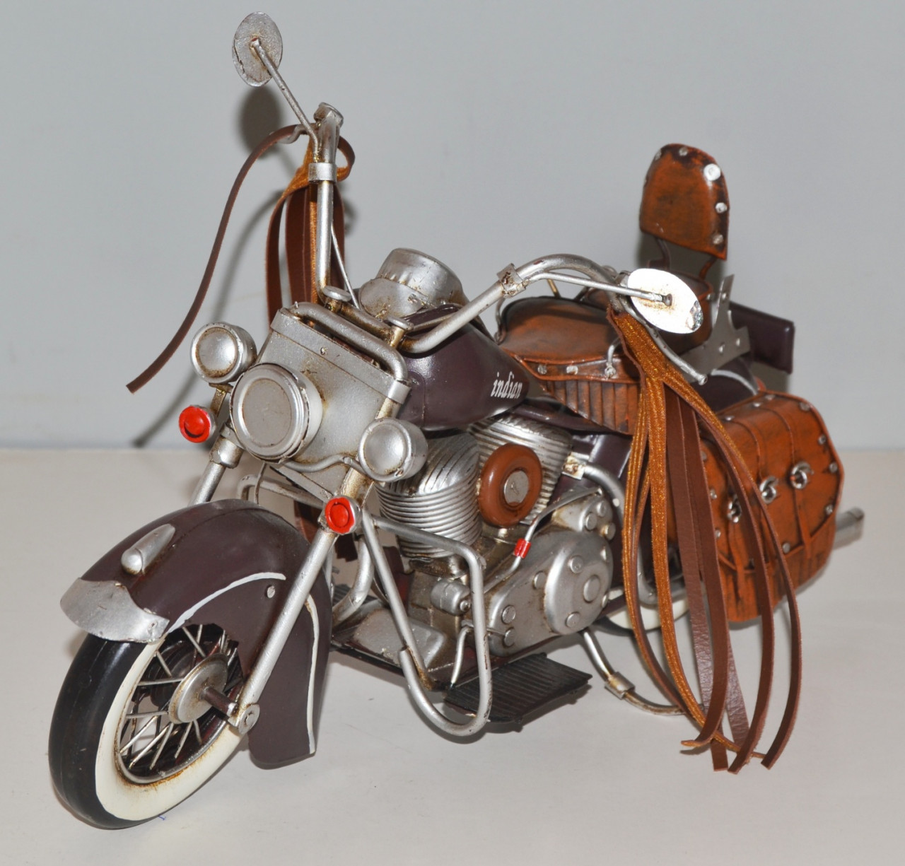 Blechmotorrad Nostalgie Modellauto Oldtimer Marke Indian Chief Motorrad USA aus Blech L 31 cm