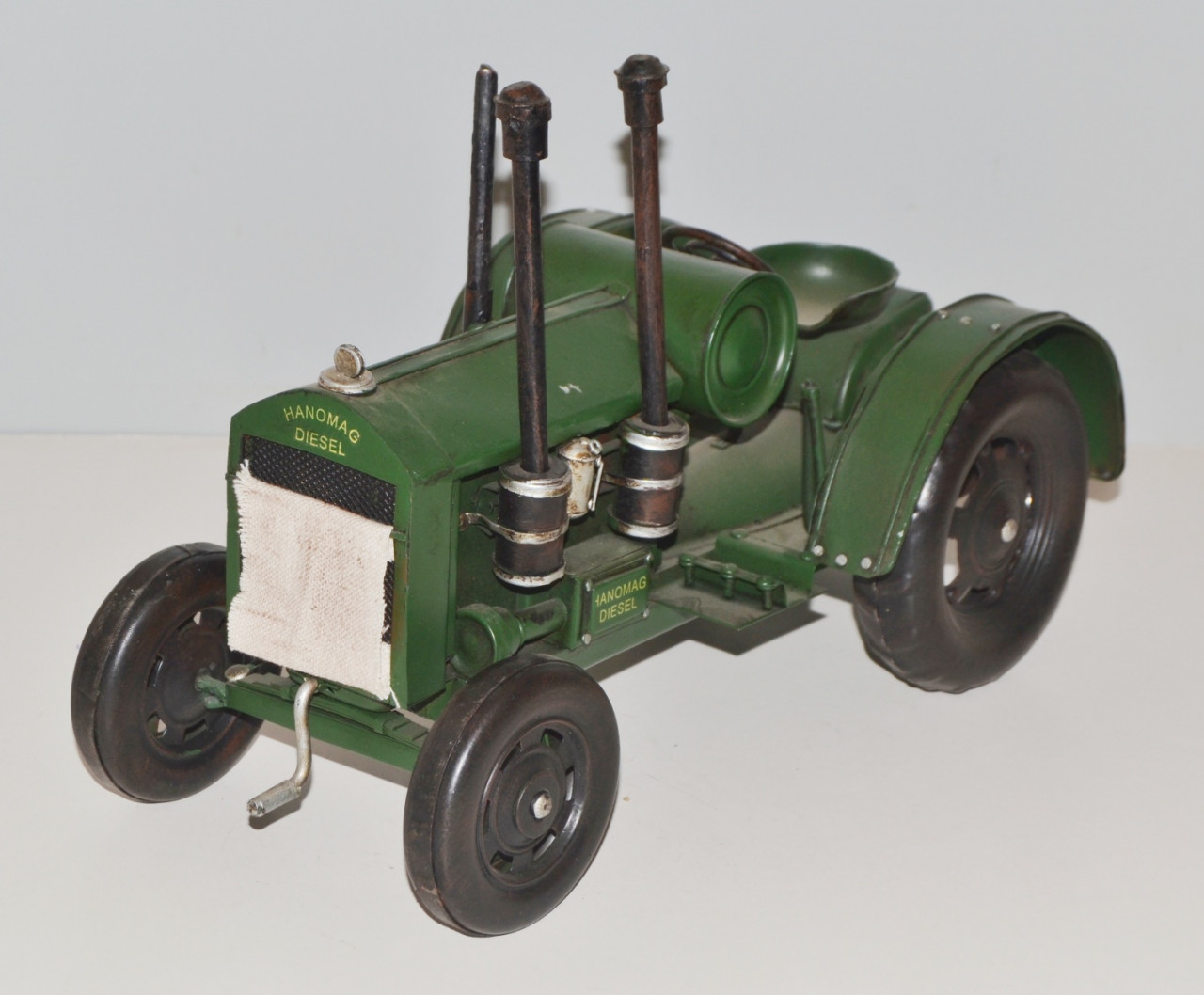 Blechtraktor Nostalgie Modellauto Oldtimer Marke Hanomag Schlepper Traktor Modell aus Blech L 33 cm