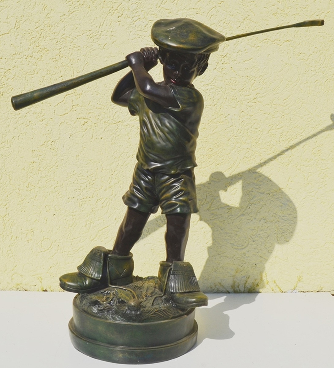 Dekofigur Deko Figur Junge mit Golfschläger H 60 cm aus Resin - bronzefarben