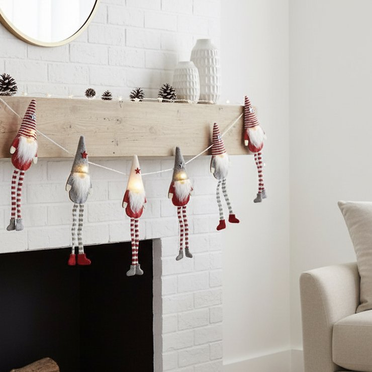 Luca Lighting LED-Lichterkette Wichtel 12 LED warmweiß innen batteriebetrieben 165 cm rot grau