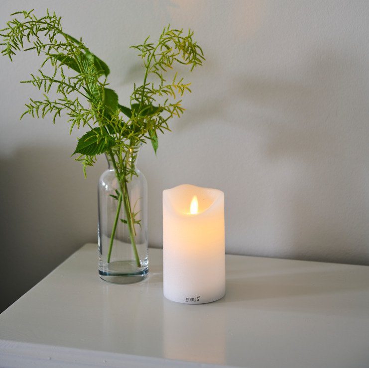 Sirius LED Kerze Sara 7,5 x 12,5 cm wiederaufladbar weiß