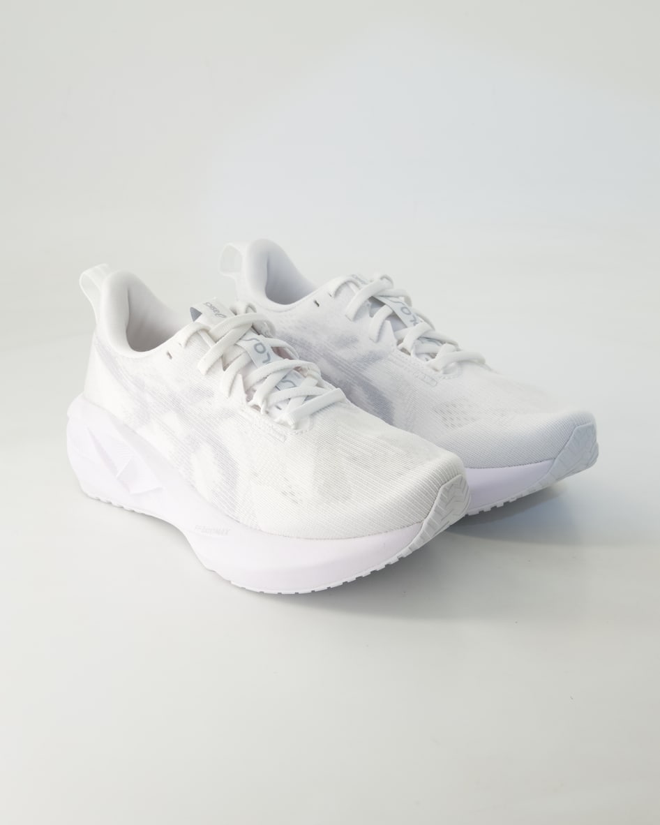 Asics Schuhe - Novablast 5 Textil (Weiß, Gr. 40 ½)