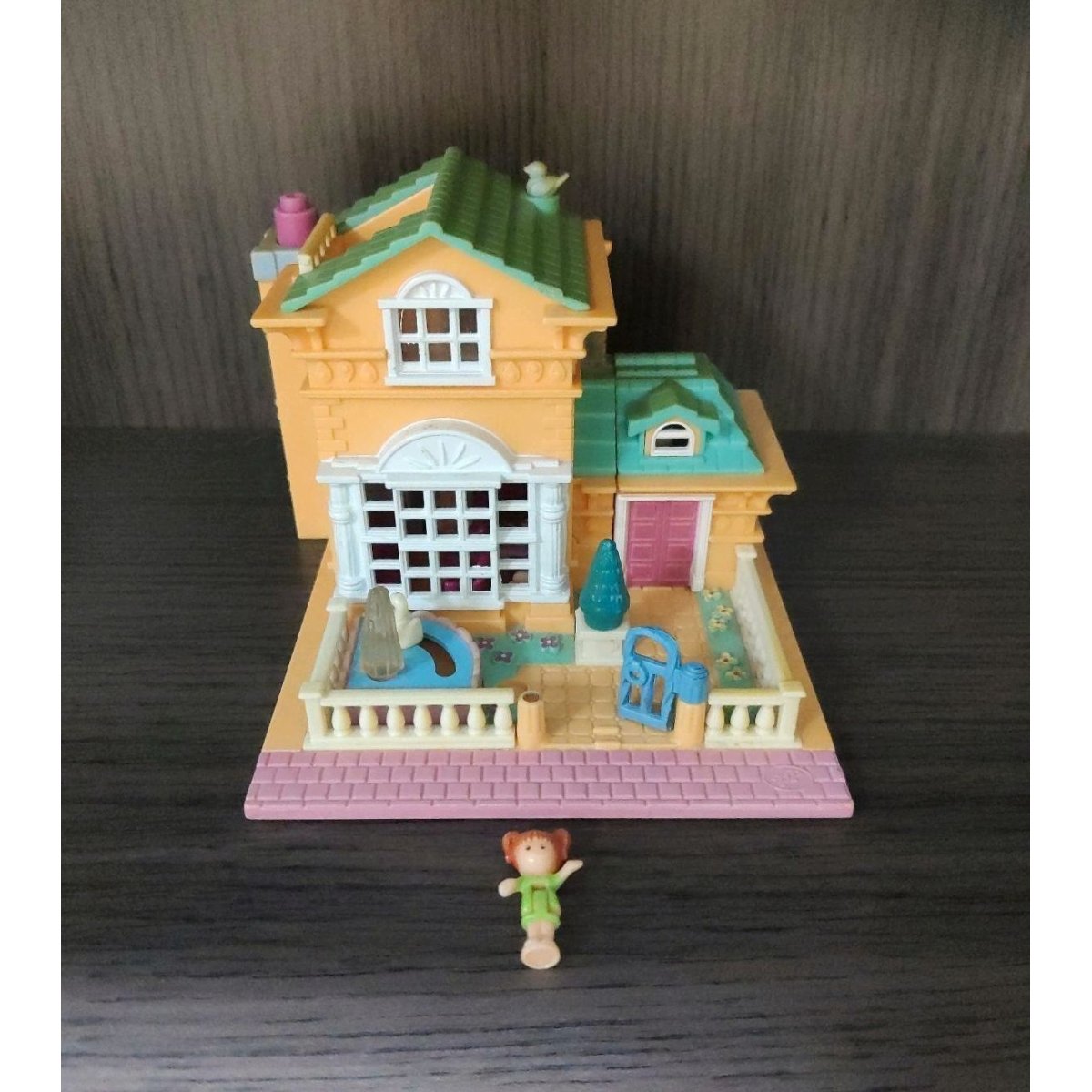 Polly Pocket Bluebird Toys 1994 Pollyville Light-up Hotel