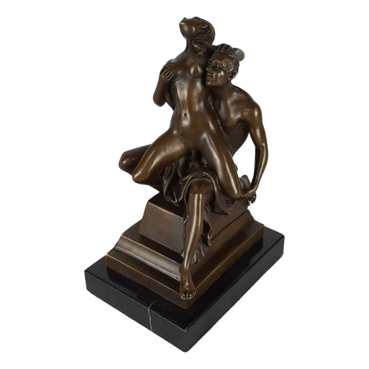 Bronzeskulptur Bronzefigur Erotik Sitzende Mann und Frau