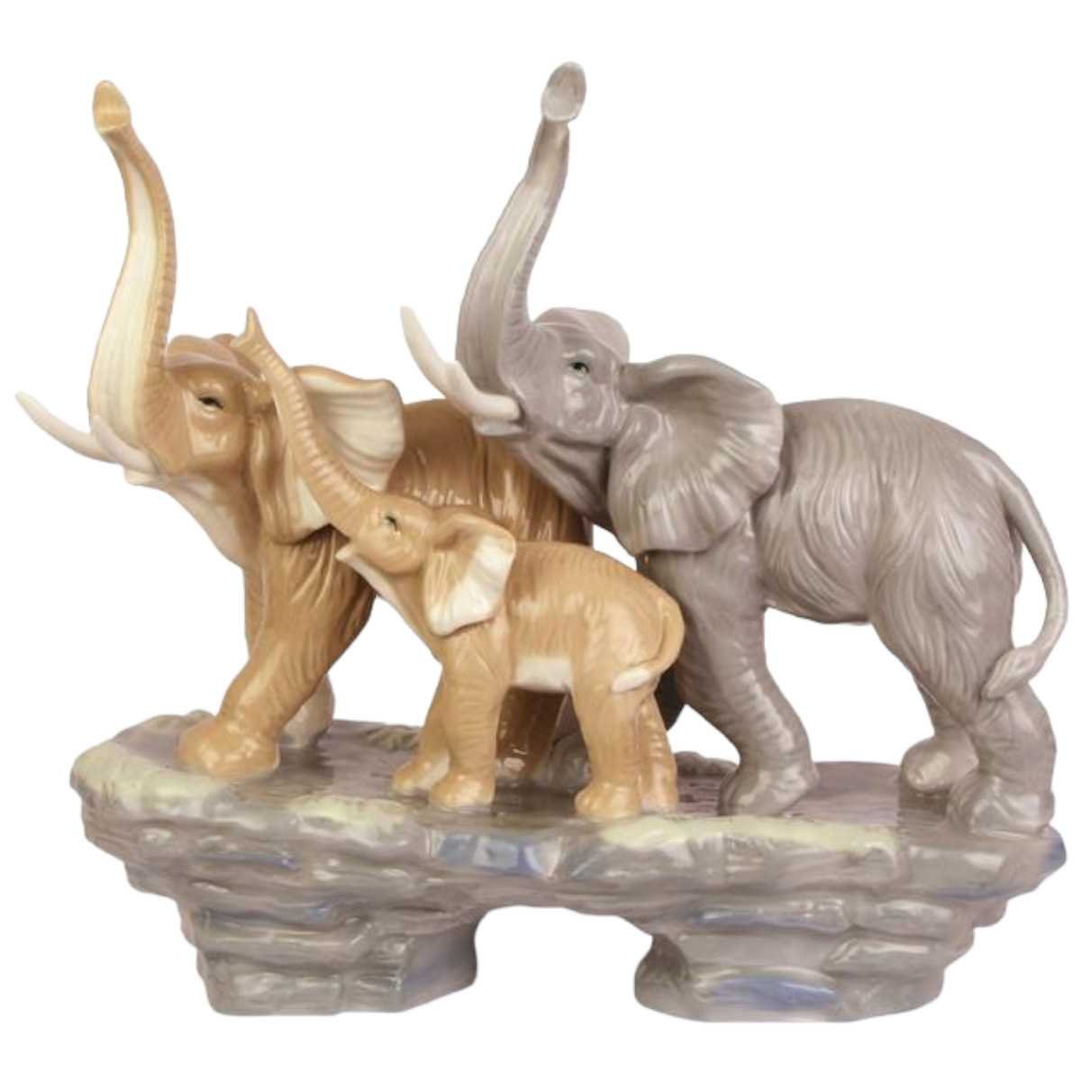 Figur Skulptur Gruppe Porzellan Elefantenfamilie