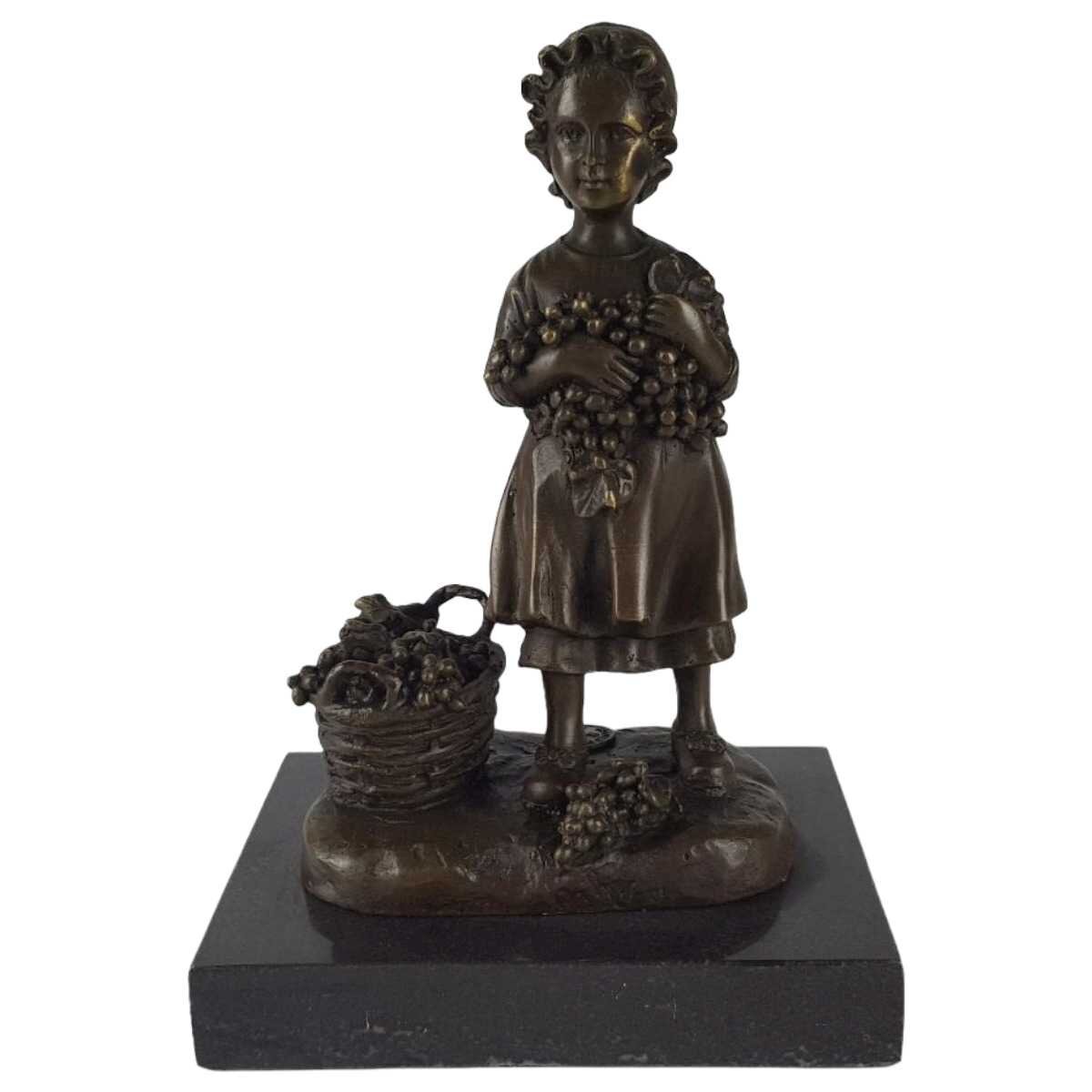 Bronzeskulptur Bronzefigur Mädchen mit Traubenkorb