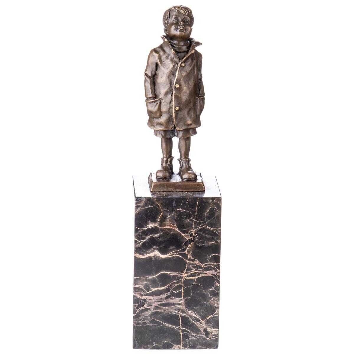 Bronze Skulptur Figur Bronzeskulptur Bronzefigur Junge mit Mantel