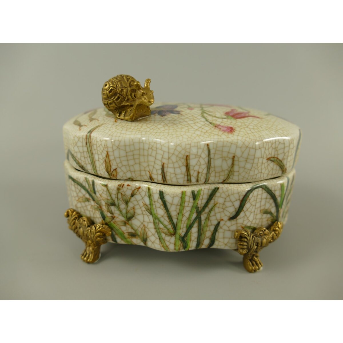 Porzellan mit Messing Box L.13-H.9cm
