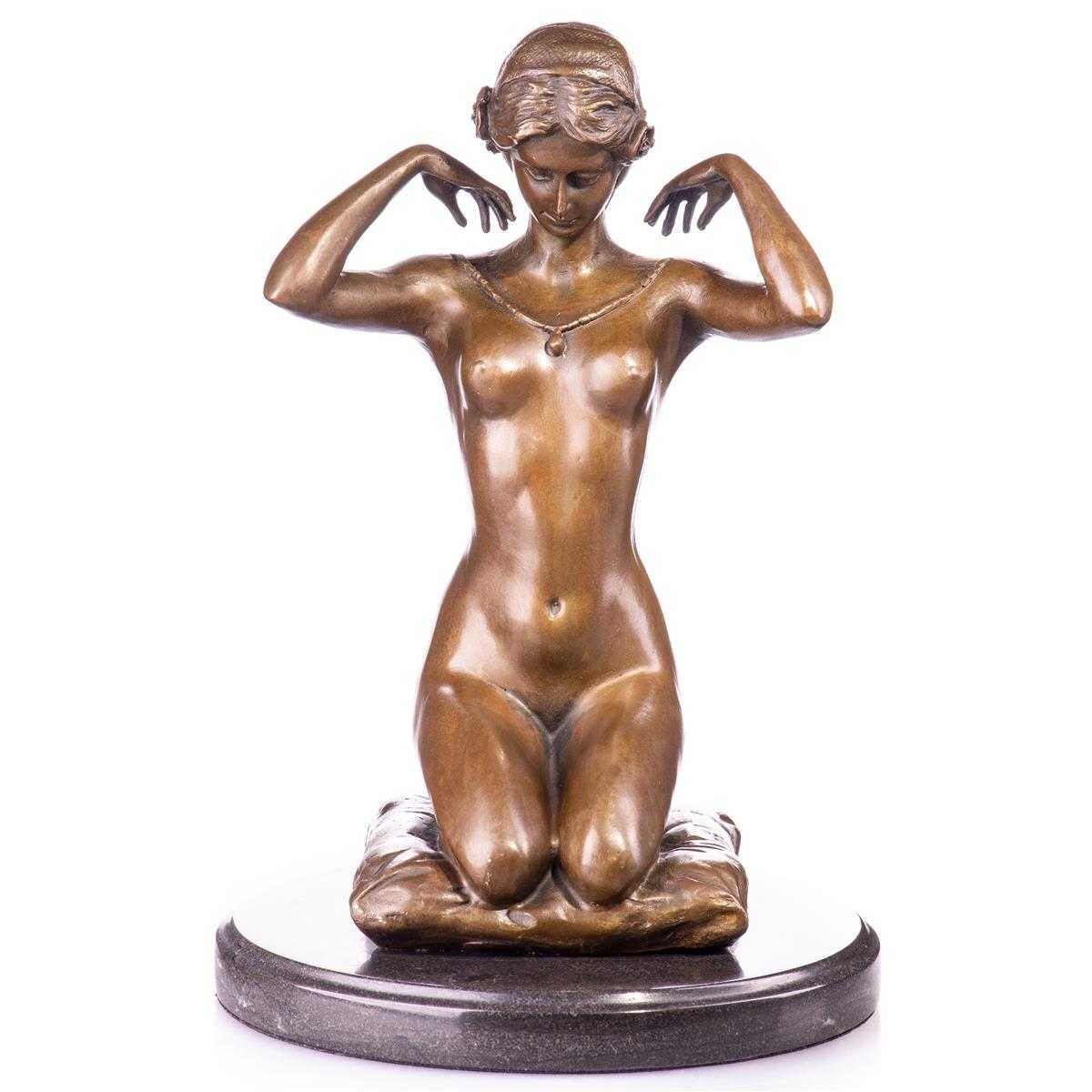 Skulptur Figur Statue Bronzeskulptur Bronzefigur Bronze New Necklace weiblicher Akt mit Halskette