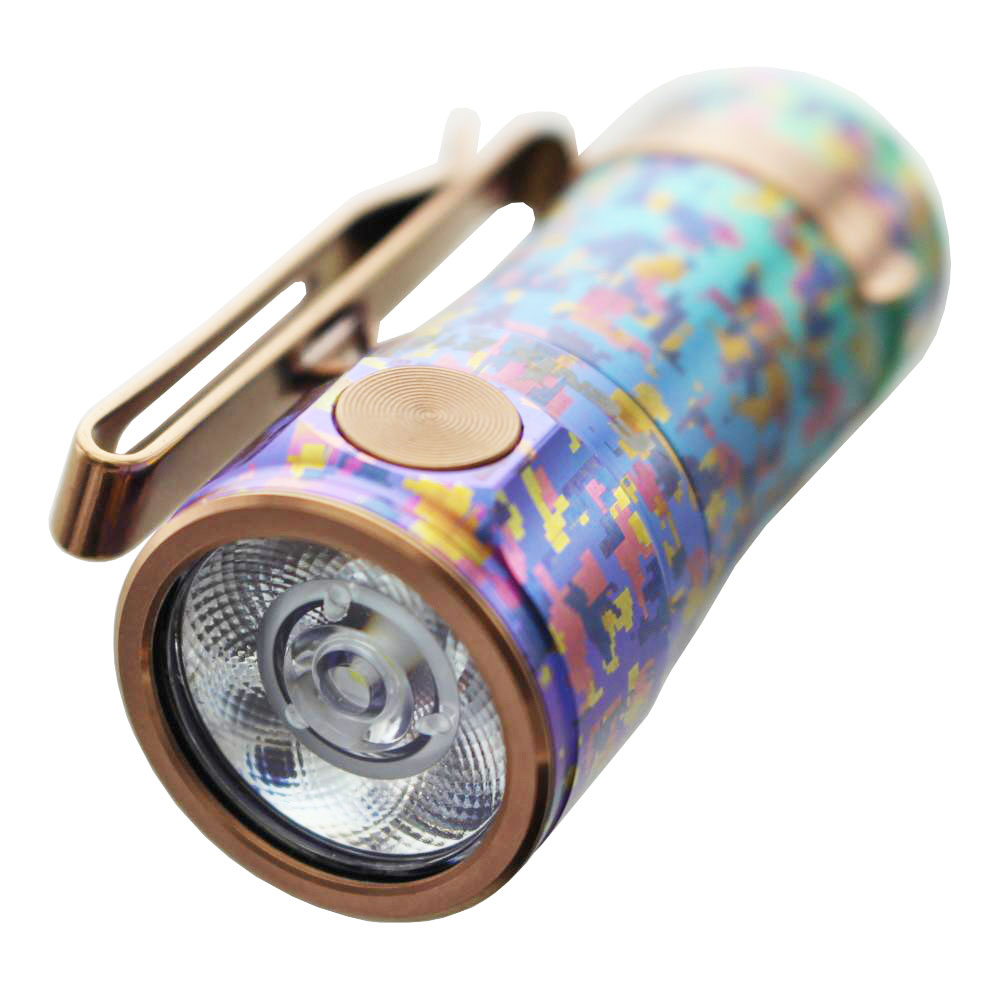 Fenix E16 Ti Titan LED Taschenlampe, Farbe Galaxy-Blue mit li-Ion Akku und Micro-USB Ladekabel