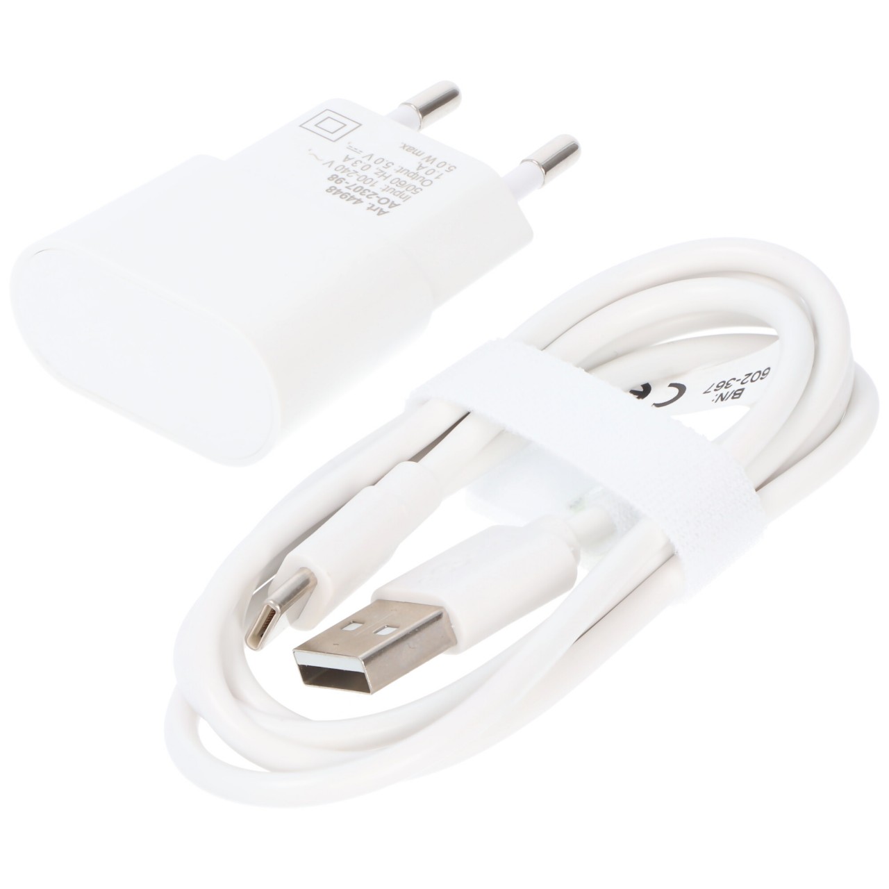 Goobay USB-C™ Dual Ladeset 2,4 A - Netzteil mit 2x USB-Buchse und USB Type-C™ 1m Kabel (weiß)