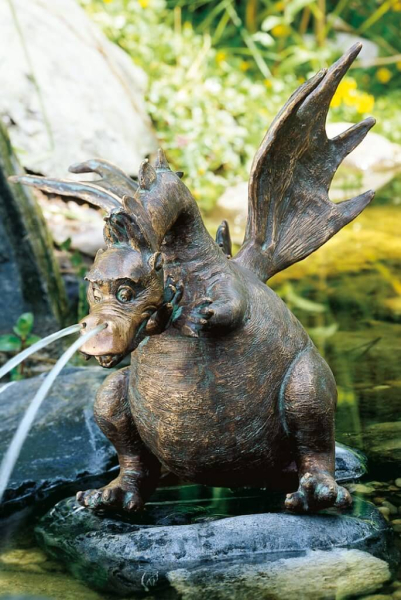 Bronzeskulptur Drache Drusilla, groß, wasserspeiend